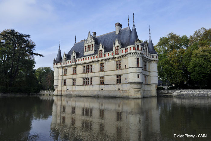 monuments et châteaux de la Loire ouverts toute l'année château d'Azay le Rideau