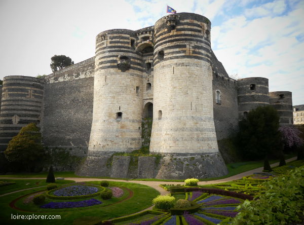 château d'Anger invasions vikings sur la Loire barbares