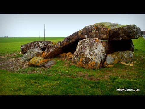 Le plus grand dolmen de l'Indre: La Pierre levée à Liniez