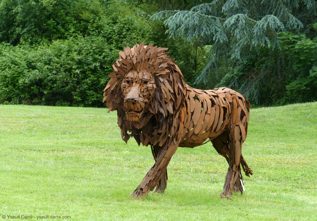 Le Lion de Christian Hirlay - ANIMAL - Exposition de sculpture animalière monumentale contemporaine à Briare - photo copyright Yseult Carré