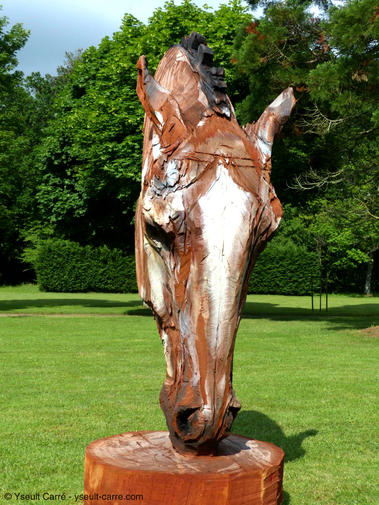 Le Cheval - sculpture de Jürgen Lingl-Rebetez - ANIMAL - Exposition de sculpture animalière monumentale contemporaine à Briare - photo copyright Yseult Carré