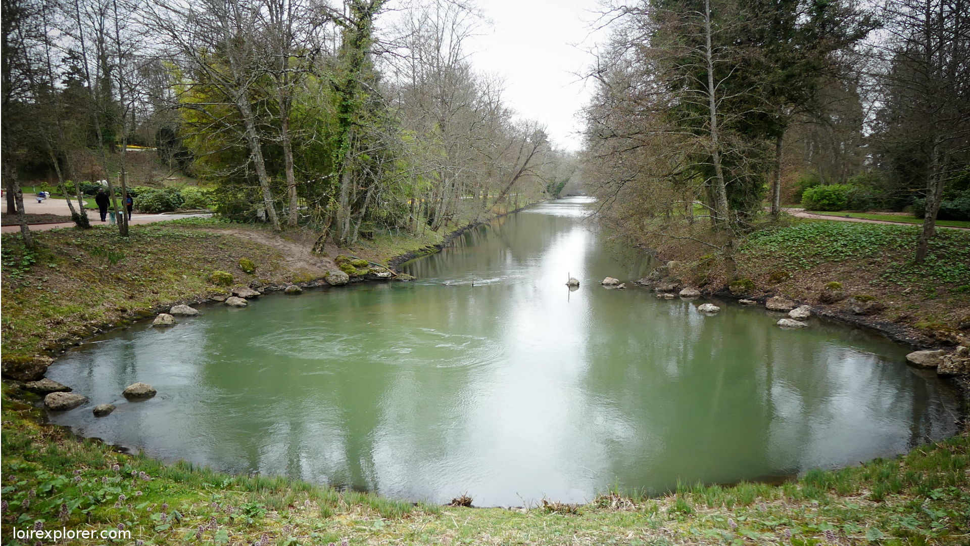 Le Loiret rivière source bouillon Parc floral de la Source Orléans
